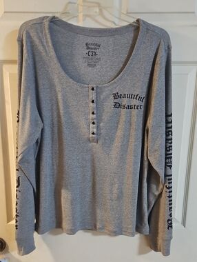 BEAUTIFUL DISASTER GRAY/BLACK HENLEY: EXCELLENT CONDITION: SIZE 3X
